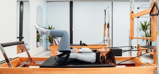 Améliorez votre confort dorsal : découvrez comment le Pilates peut apaiser vos douleurs de dos