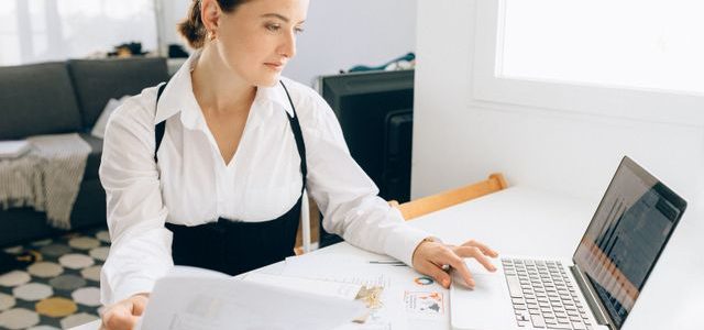 Chemise femme bureau : styles et coupes